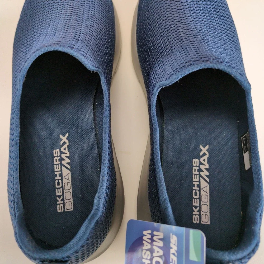 NWT Skechers GOwalk Max Men's 9 Navy Mesh Slip On Walking Shoes Comfort 54600